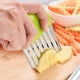 thumbnail image 1 of Cortador de papas de acero inoxidable Cortador de vegetales multifunción Cortador de papas fritas arrugadas Herramienta de cocina (Rosa ShuxiuWang 8390612919817, 1 of 1