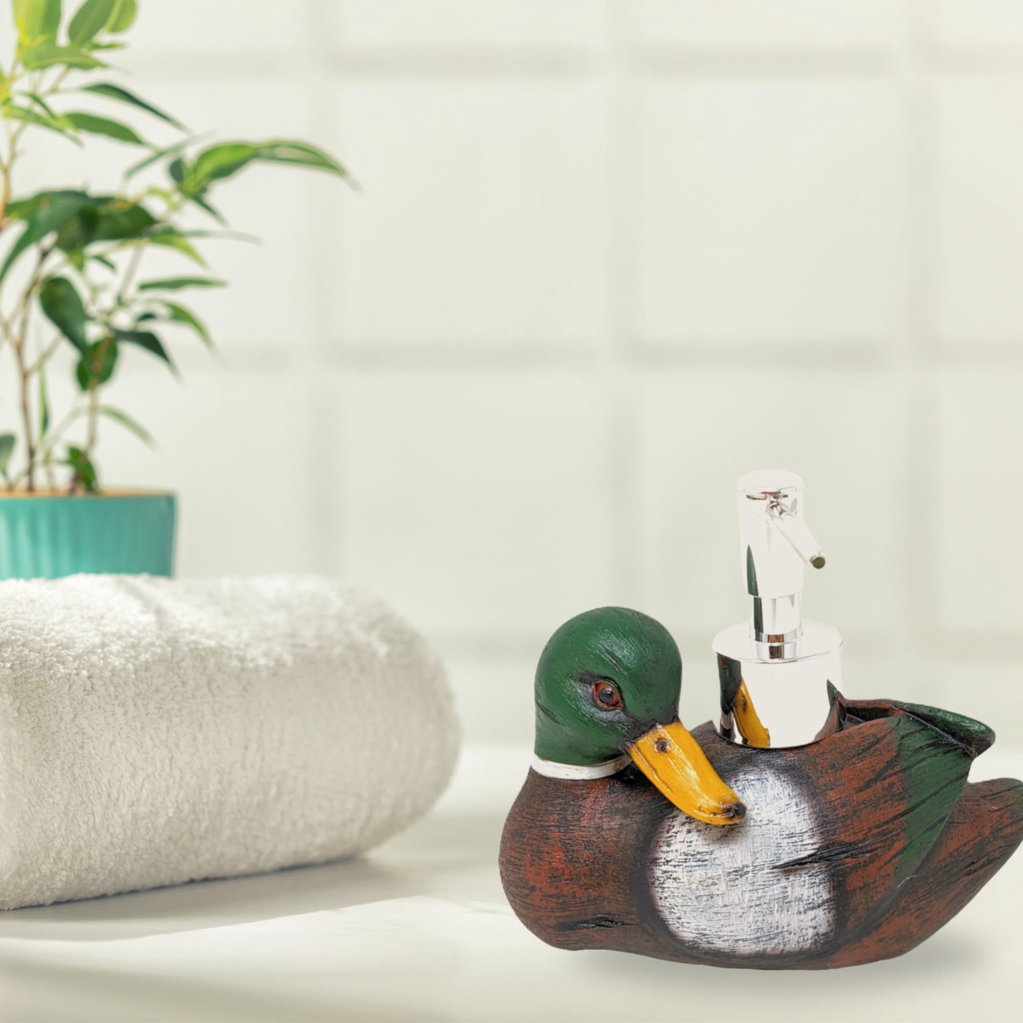 Mallard Duck Countertop Soap Pump Dispenser - Lakeside-Inspired Bathroom Accessories - Ideal for Duck Hunters and Lakehouse Lovers