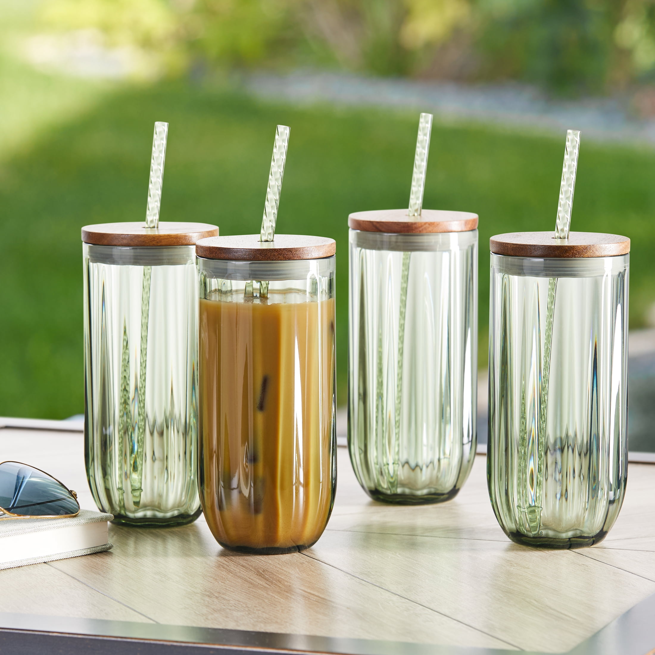 Better Homes & Gardens 4-Piece 21-Ounce Tritan Plastic Sipper and Straw with Acacia Wood Lid Set, Green