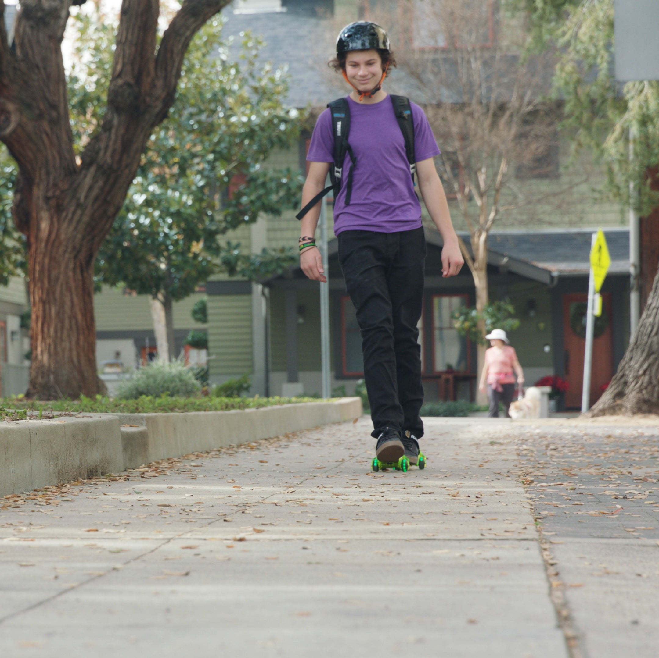 Razor Jetts DLX Heel Wheels - Neon Green, Wheeled Skate Shoes with Sparks for Kids Ages 9+, Unisex