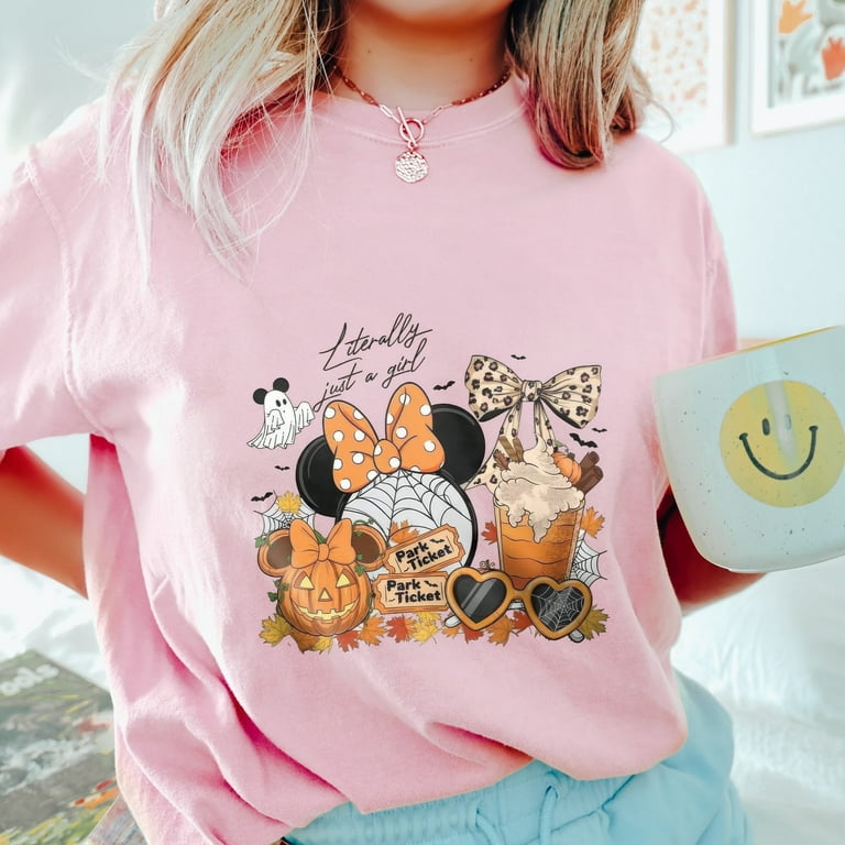 Hello Fall T-Shirt - Autumn Lover Graphic Tee, Women's Casual Short Sleeve Crewneck Top For October & Halloween