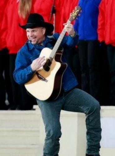 Garth Brooks Poster Guitar 24in x36in