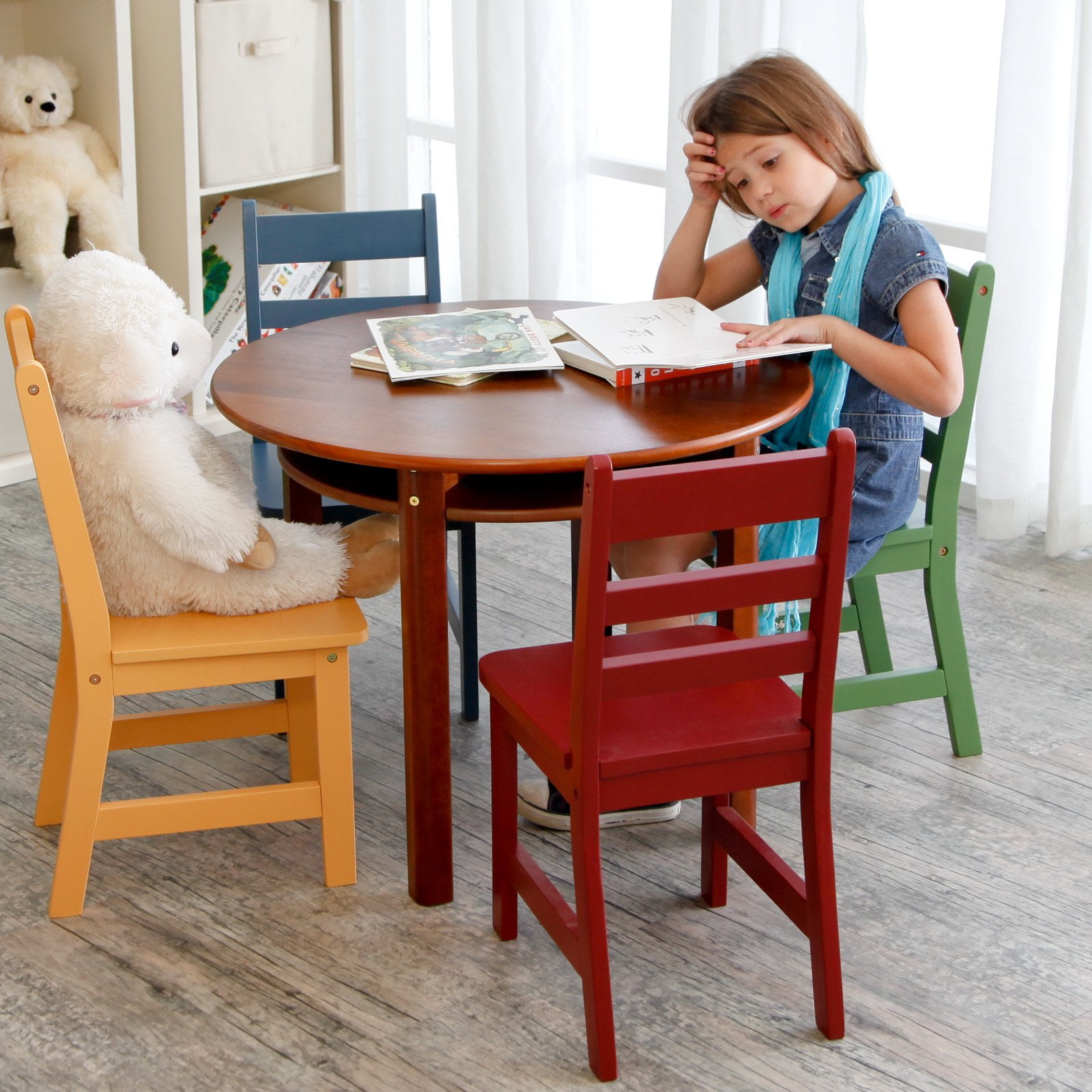 Lipper Childrens Walnut Round Table And 4 Chairs