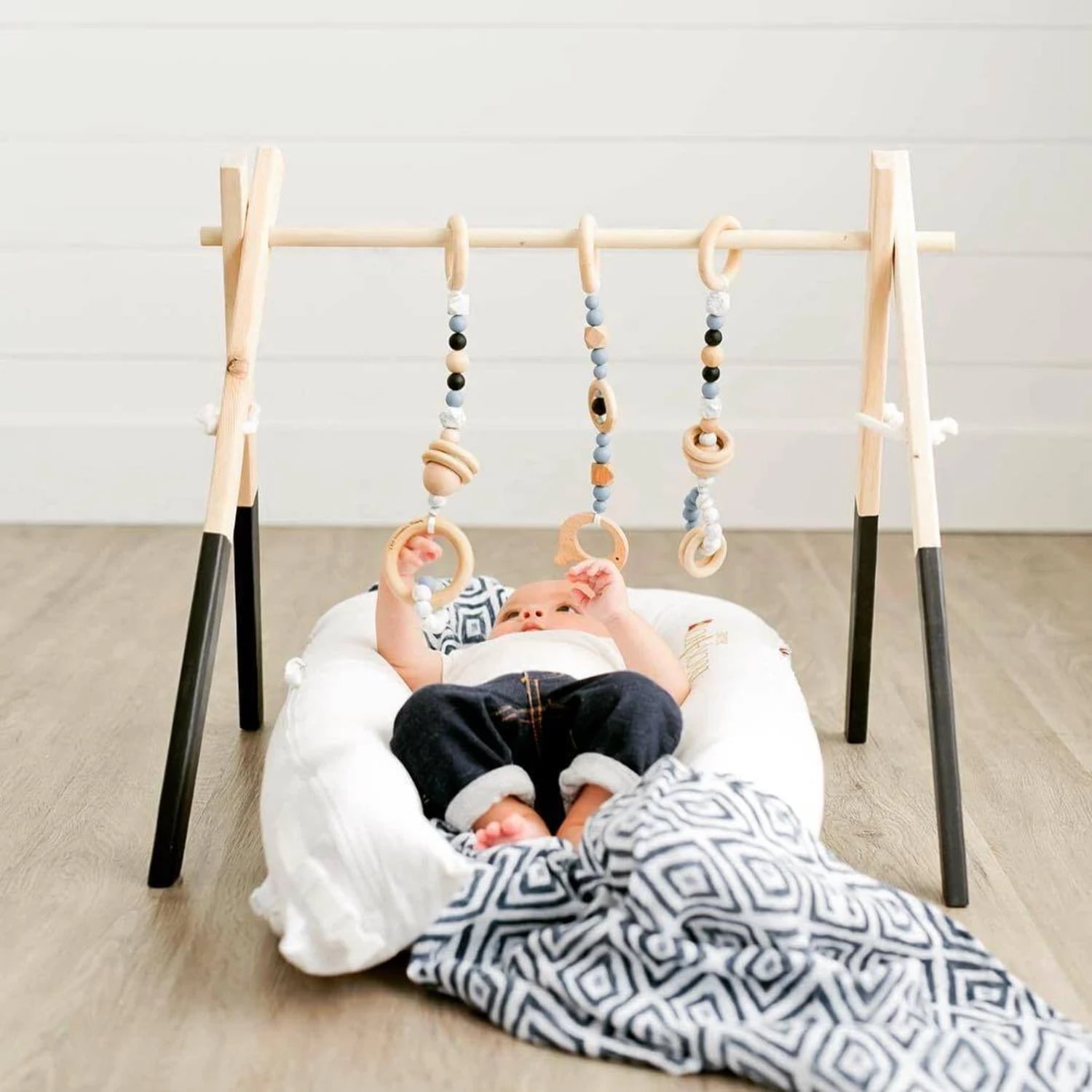 Ins decoration Nordic children's room fitness equipment newborn baby baby fitness frame Nordic wood crafts