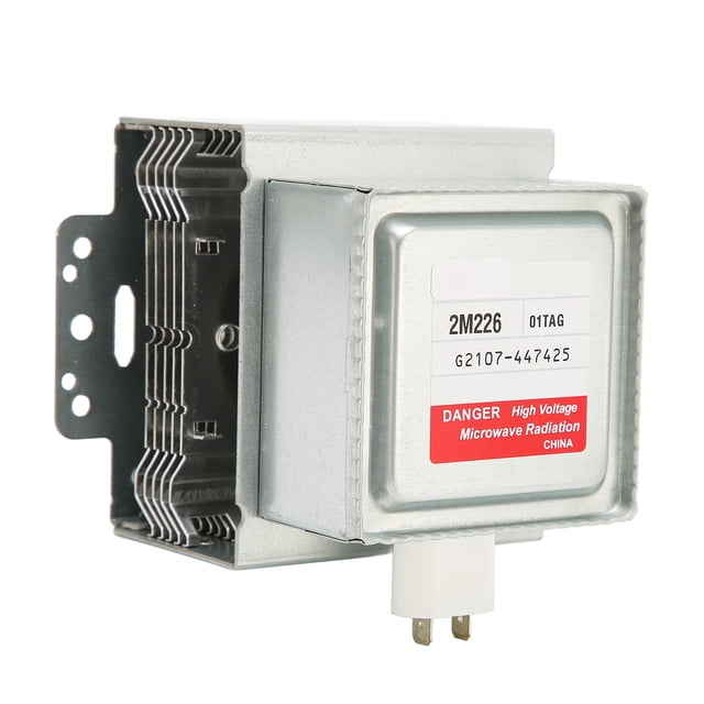 calentador de horno microondas para cocinas lg y midea magnetron 2m226 01tag 050np 01cht magnetrón de acero inoxidable con carcasa rectangular, conector de tres patillas y etiqueta frontal que indica 2M226 y advertencia de alta tensión; montaje con pie lateral perforado, vista 3/4 frontal, adecuado como repuesto técnico para diagnósticos de microondas.