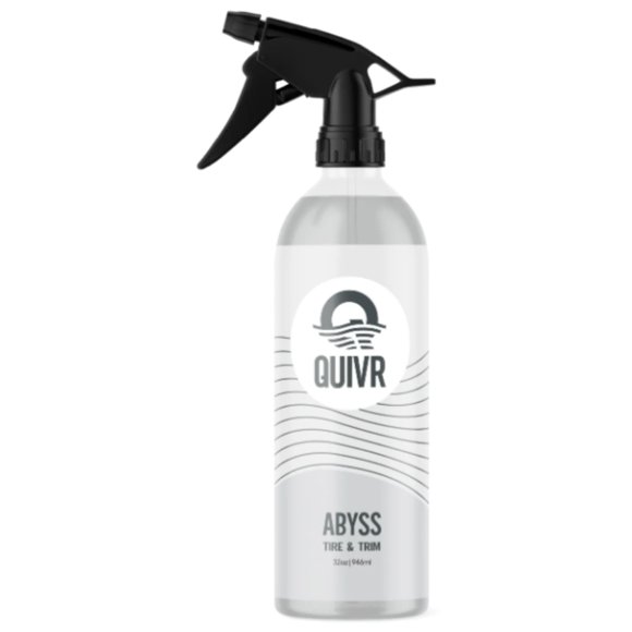 Acondicionador para llantas QUIVR Abyss 946 ml acabado satinado profundo