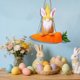 thumbnail image 1 of Adorno colgante de zanahoria de conejo de Pascua • Decoración de muñeca sin cara • Fibra de poliéster suave • Decoración colgante para fiestas de Pascua al aire libre • 1 pieza, 1 of 9