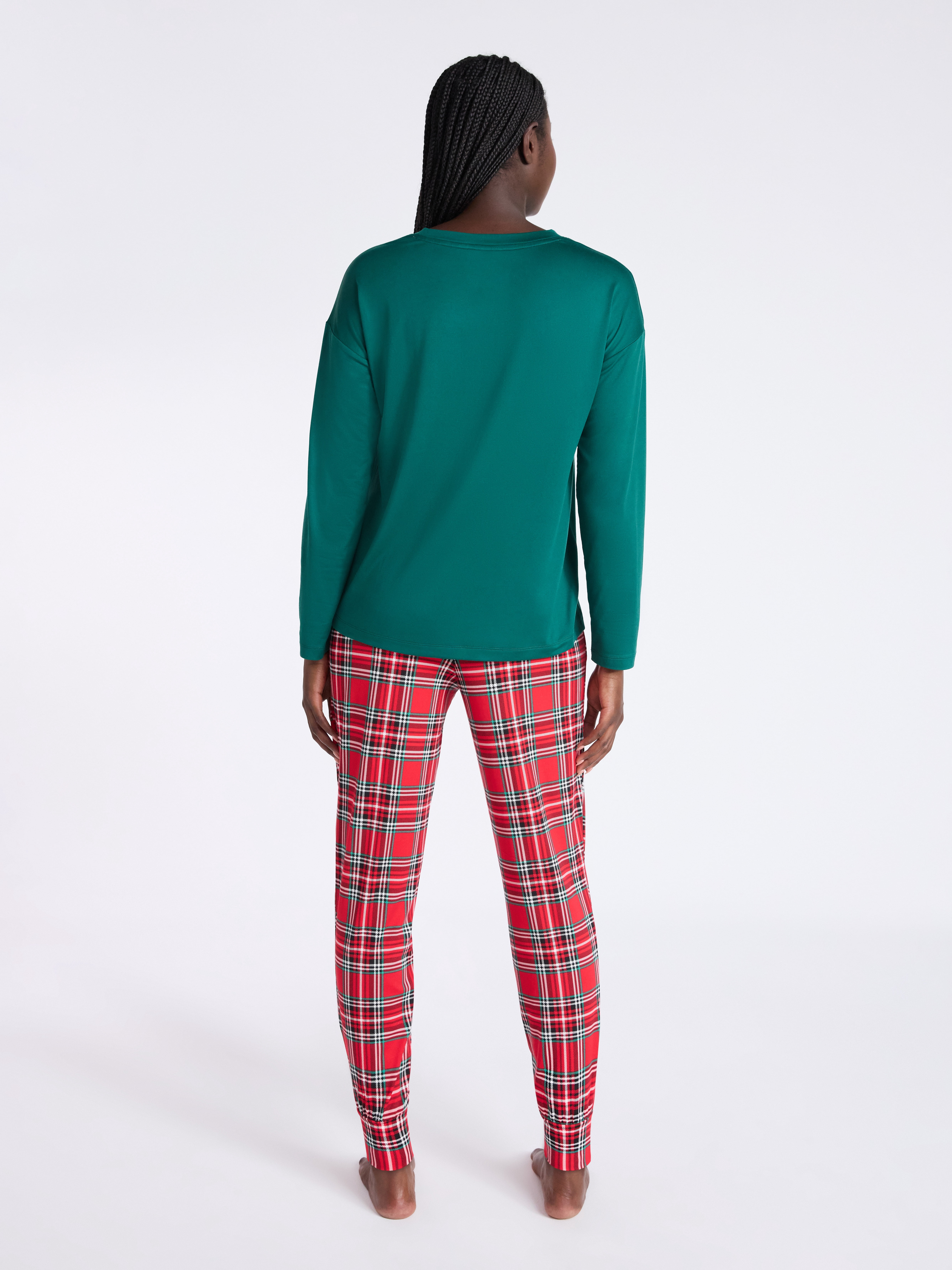 Joyspun Women's Dreamy Soft Collection Long Sleeve Sleep Top and Joggers Pajamas Set, 2-Piece, Sizes XS-3X