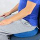 thumbnail image 5 of Cojín de asiento inflable Cojín de donut Cojín de hemorroides Cojín de asiento de anillo inflable Cojín ergonómico para embarazo, parto, incluida bomba de aire (azul claro), 5 of 5