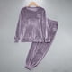 thumbnail image 4 of Conjunto de pijama de terciopelo grueso y cálido para mujer, con cuello redondo, estampado y pantalones de poliéster para invierno., 4 of 5