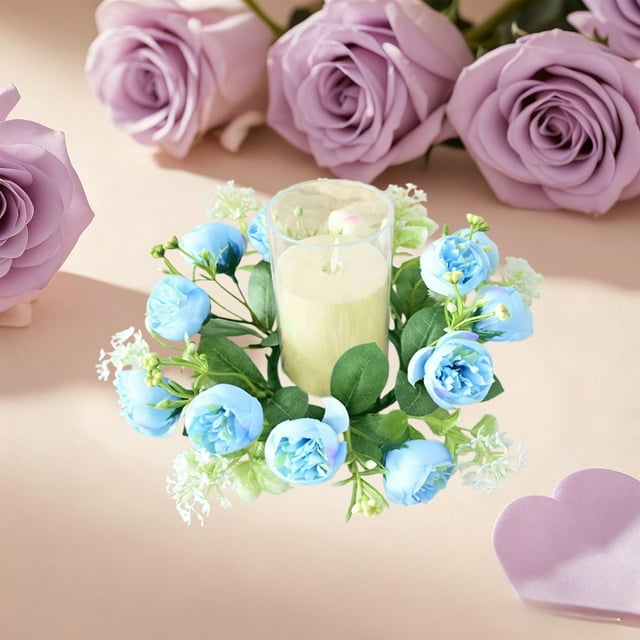 Corona portavelas con rosas de té pequeñas simuladas | Decoración floral multicolor con forma de anillo para velas | Pétalos de tela suave y hojas verdes | Decoración ligera y reutilizable para