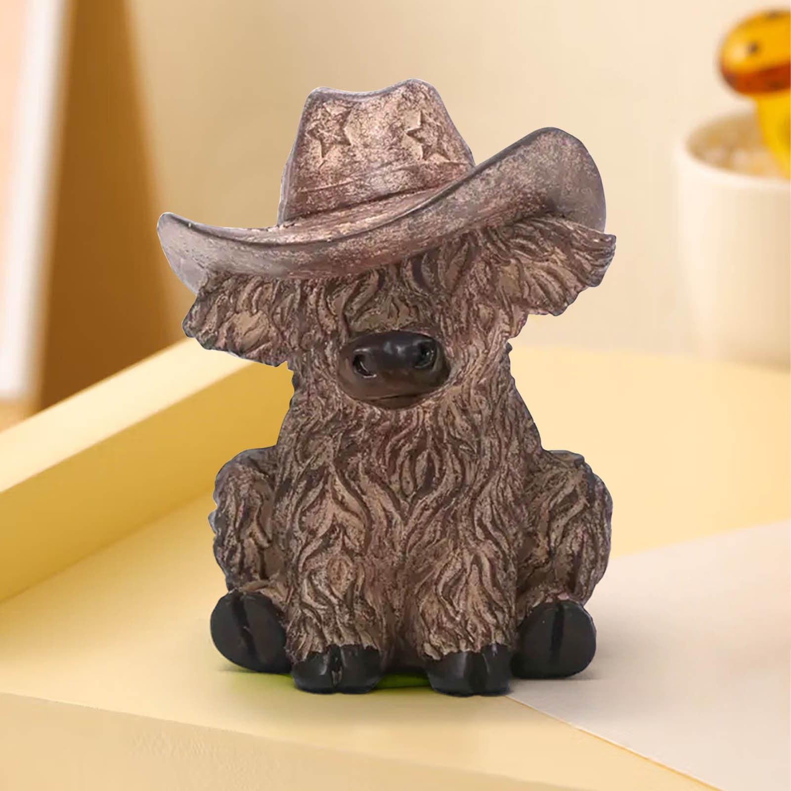 Cadorn Highland Cow Statue, Resin Farmhouse Decor, Rustic Animal Sculpture for Home & Garden