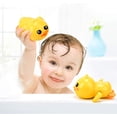 thumbnail image 2 of Juguetes de baño para bebés, juguetes de bañera de pato para enrollar, juego flotante de natación para niños pequeños en la piscina de la playa del baño, regalos de juego de agua para niños y niñas, amarillo brillar Electrónica, 2 of 5