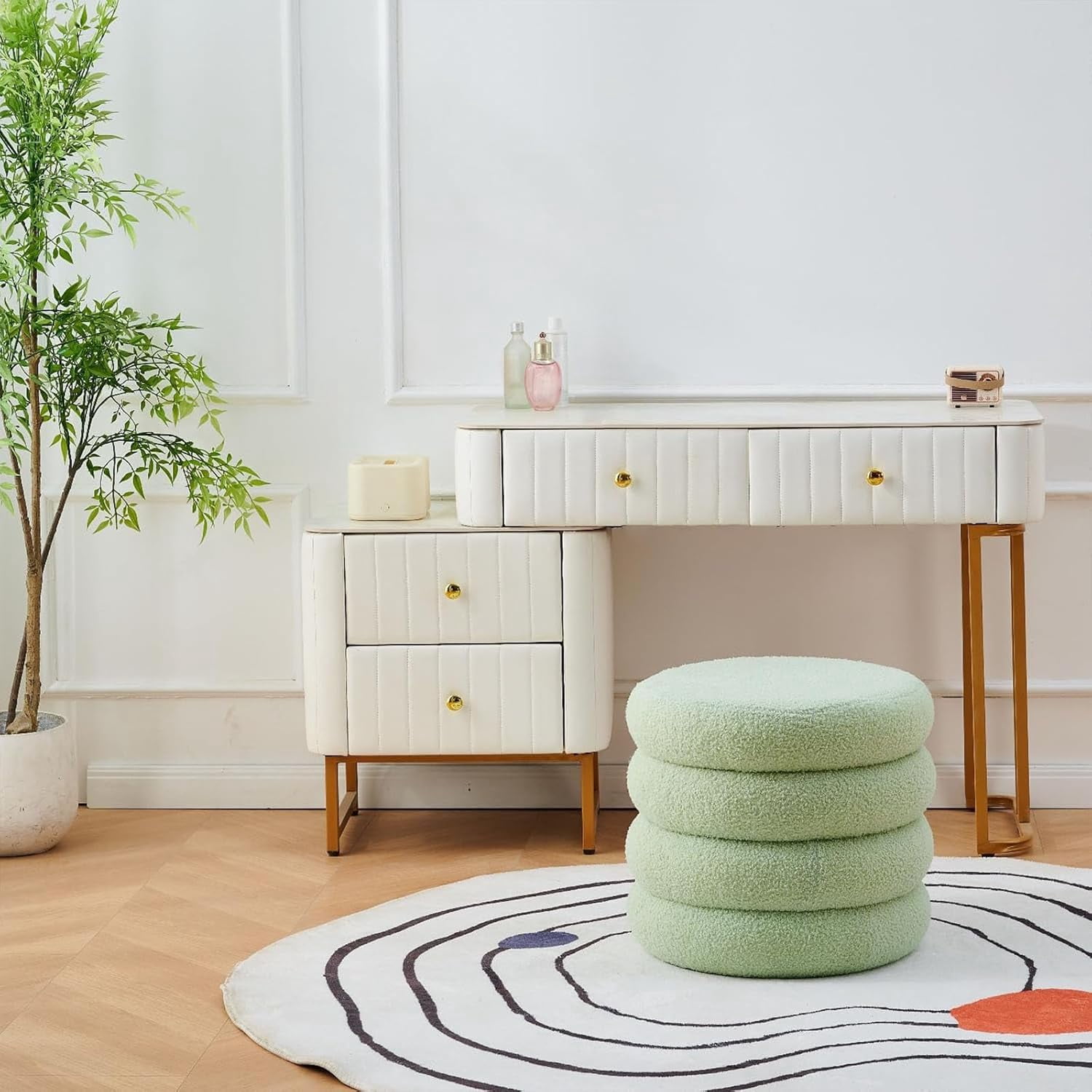 Casa Pura Furniture Round Storage Ottoman, Modern Sherpa Footstool, Teddy Vanity Stool with Flip-Top Tray, Makeup Chair for Home Decor, Upholstered Footrest for Living Room & Bedroom