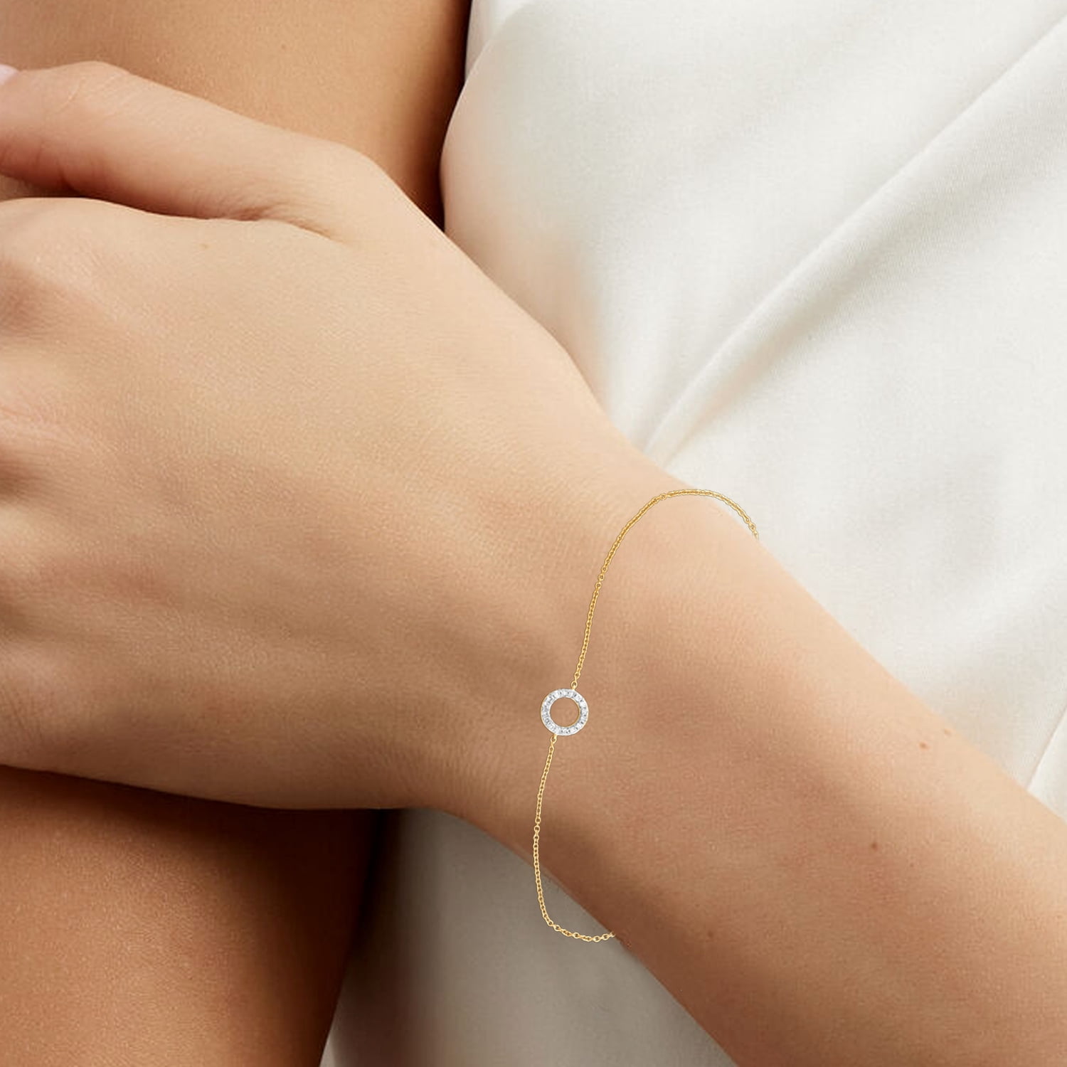 Brilliance Fine Jewelry Lab-Grown Diamond Halo Circle Bracelet in Yellow Gold-Plated Silver