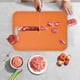 thumbnail image 4 of Juego de tablas de cortar de plástico | Tabla de picar de doble cara para cocina y fruta • No porosa, apta para lavavajillas, bordes elevados • 3 tamaños (13,4x9,4 pulgadas, 11,8x8,3 pulgadas, 4 of 7