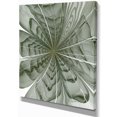 thumbnail image 2 of Fleur Fractale Vert Clair Symmétrique - Impression sur Toile Florale, 2 of 3