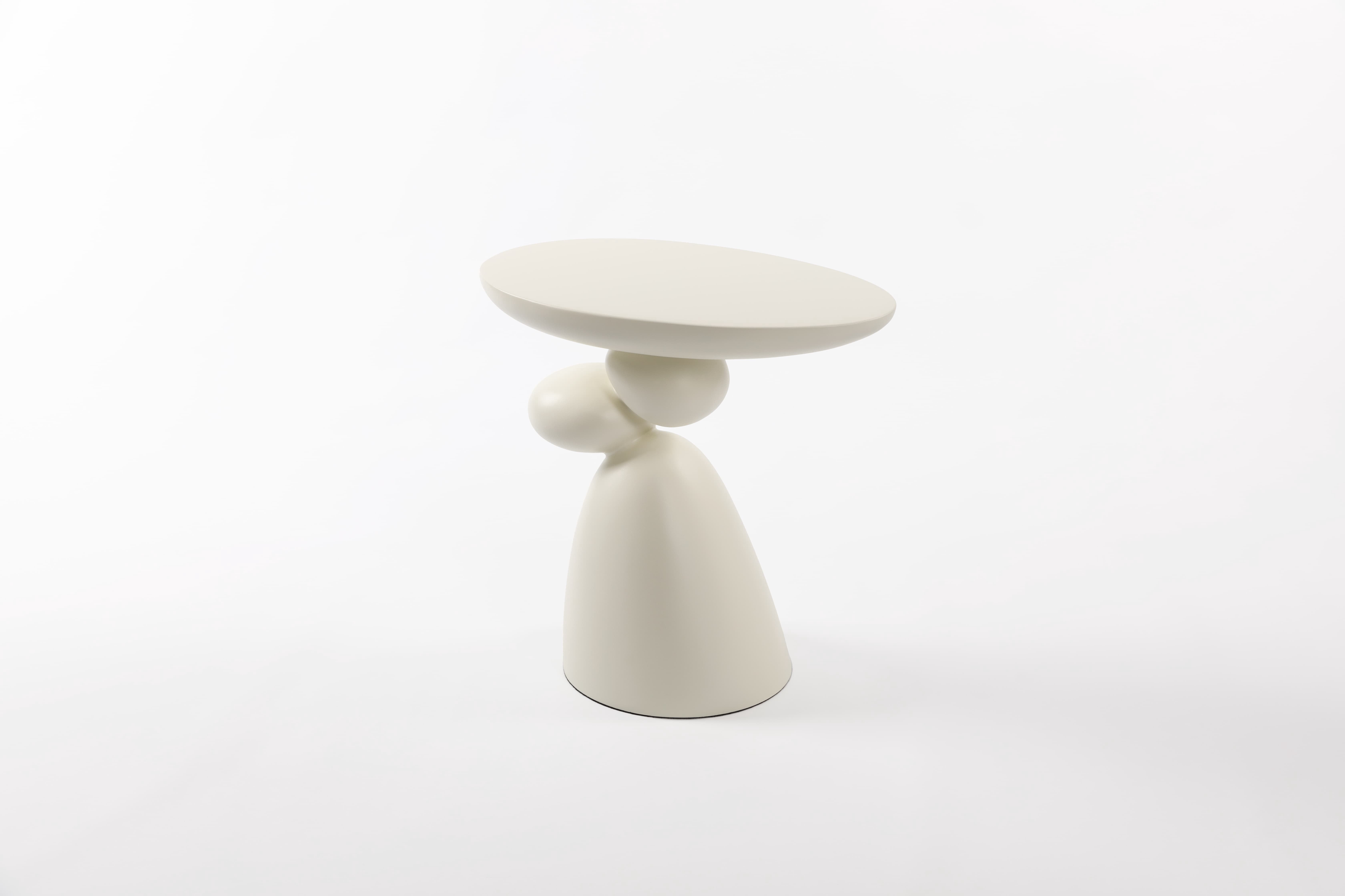 MAYEERTY End Table, Fiberglass Side Table, Modern Minimalist Corner Table, Coffee table with Decoration, Home Decor for Living Room, Bedroom, Guestroom