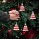 thumbnail image 2 of Gibobby Forma de Navidad Accesorios de decoración de árbol de Navidad Colgante de Navidad de plástico Árbol de Navidad pintado(A), 2 of 4