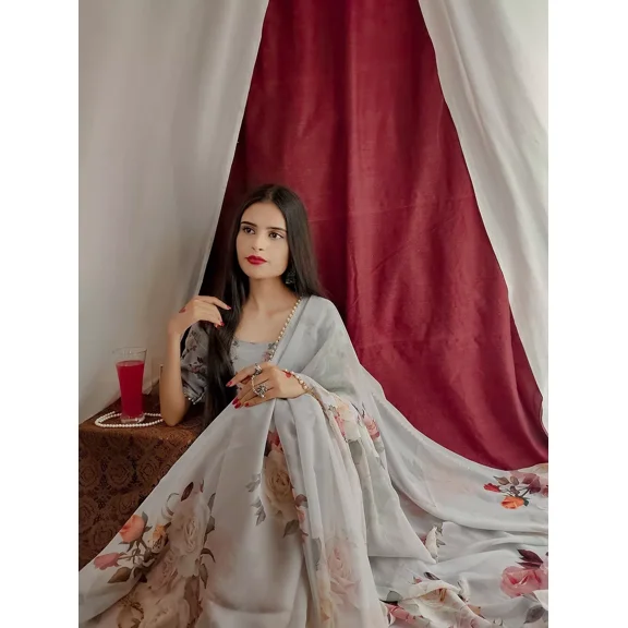 Classy Georgette Printed Saree with Pearl Lace Border & Unstitched Blouse – 5.5m