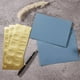 thumbnail image 5 of Paquete de 50 tarjetas y sobres de color azul empolvado, tamaño A7, de 13 x 18 cm, de Toperd, 5 of 7