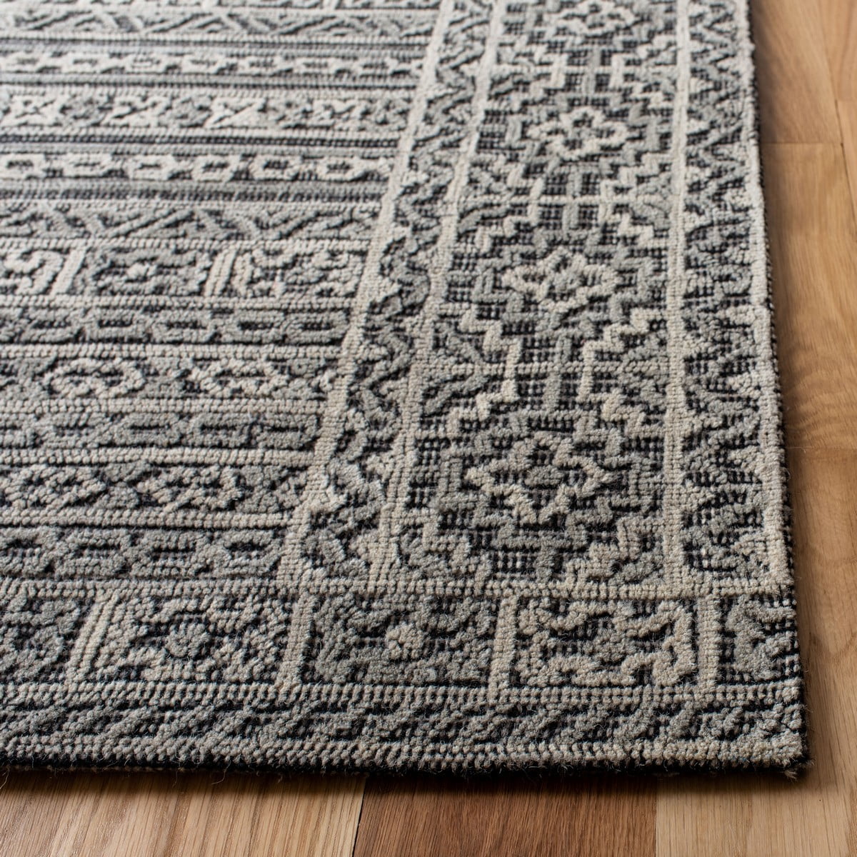Safavieh  Handmade Abstract Kalinka Modern Wool Rug 6'  x  6' 6' Square Indoor,Handmade Square