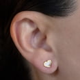 thumbnail image 2 of Aretes de oro 14k GIALLO Broquel Corazón nube de oro amarillo brillante y madre perla, 2 of 4