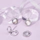 thumbnail image 2 of 4 colgantes con forma de medallón, de metal y cristal, flotantes, con marco para fotos, de platino, planos y redondos, para personalizar con fotos., 2 of 5