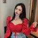 thumbnail image 5 of Camisa de mujer Vintage Cuello cuadrado Blusa de manga larga Estampado floral Top corto, Rojo Sweethay AP001259-01B, 5 of 7