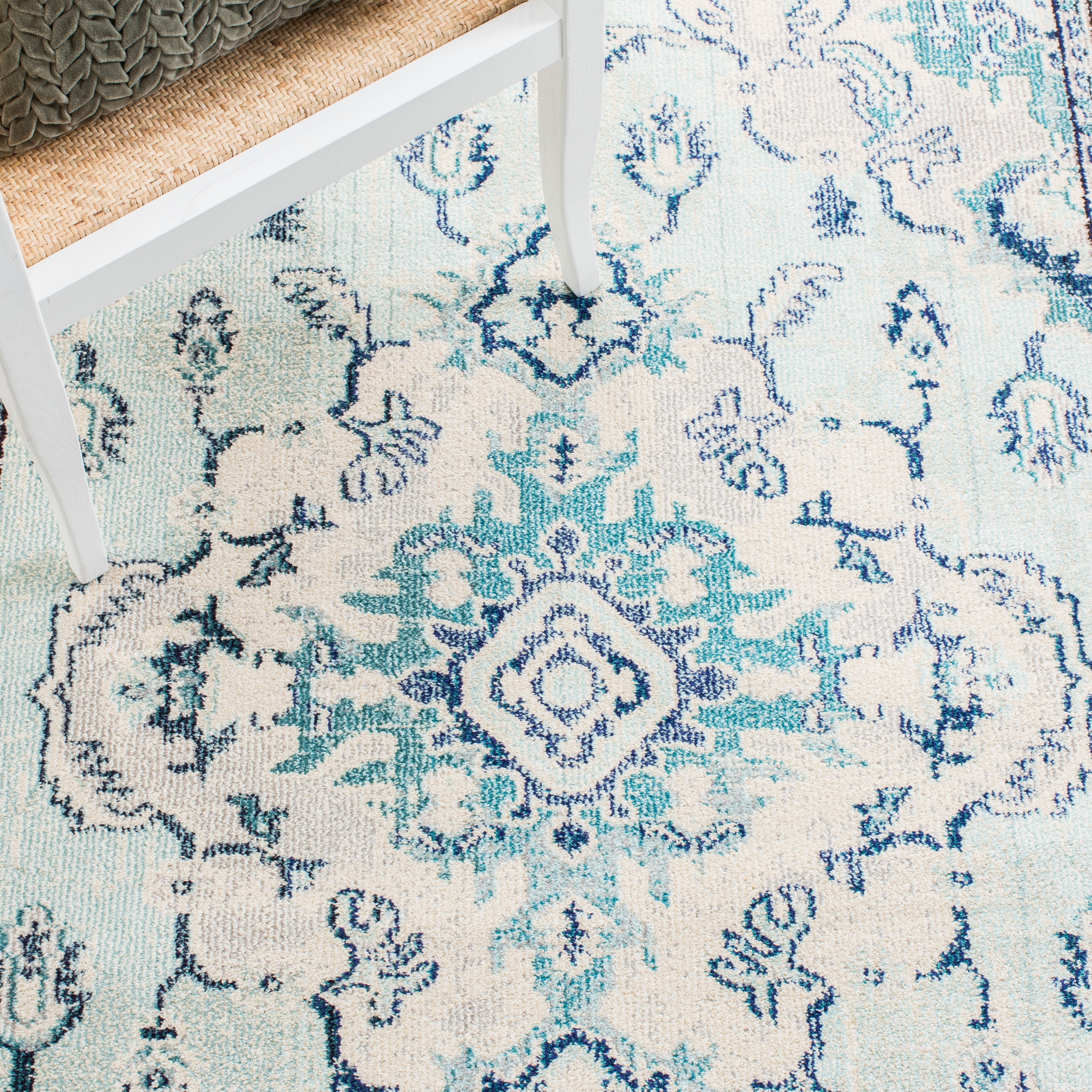 SAFAVIEH Monaco Toria Traditional Area Rug, Light Blue/Ivory, 9' X 12' - Large - Traditional Design, Light Blue & Ivory, Ideal for Living Room, Bedroom, Dining Space