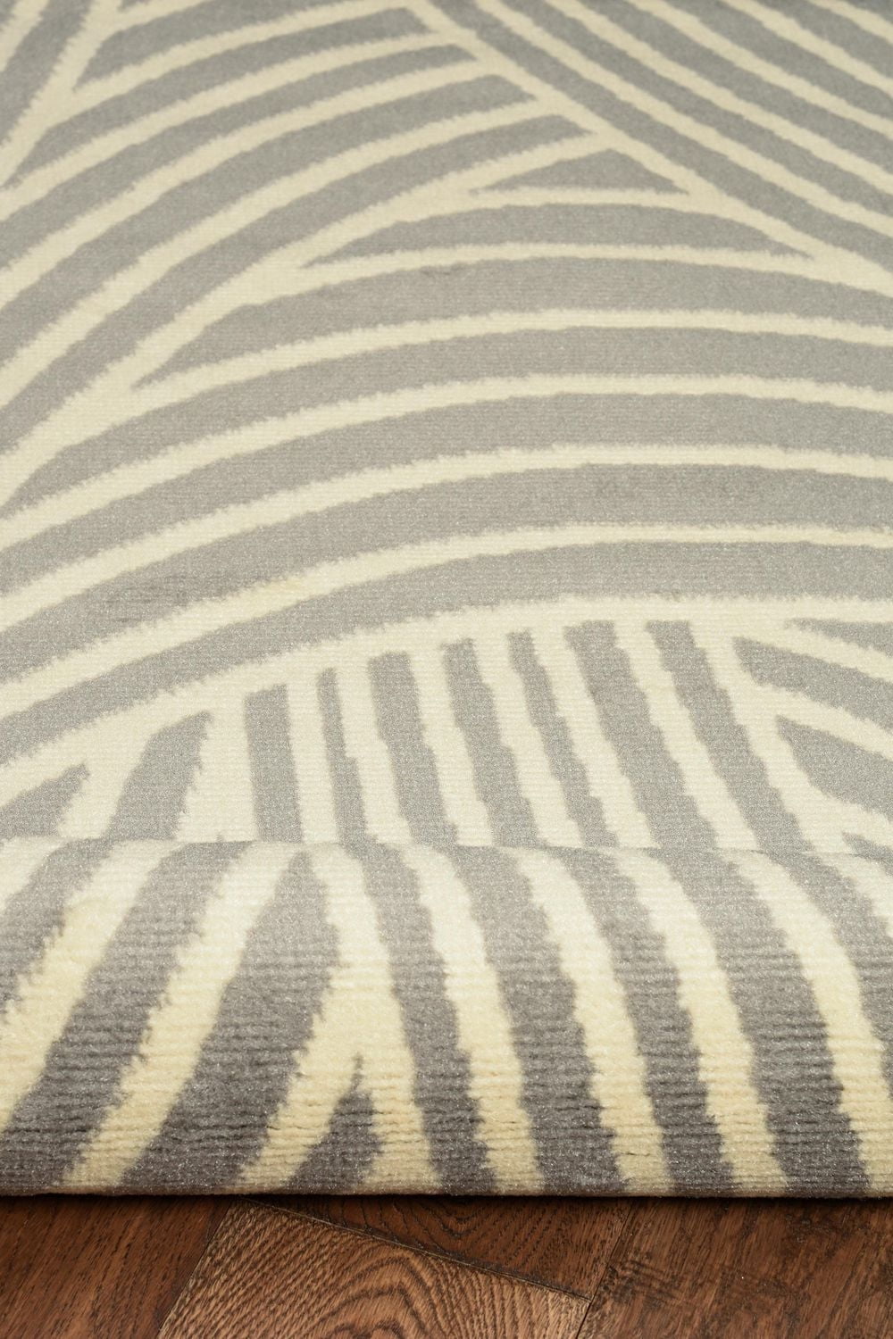 Tapis Capri Binya gris clair & os de 6 pi 5 po x 9 pi 3 po