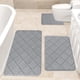 thumbnail image 4 of Juego de 3 alfombrillas de baño de espuma con agarre antideslizante, suaves, absorbentes y de secado rápido para mayor seguridad y comodidad en el suelo del baño. Lavables a máquina. Gris, 4 of 7