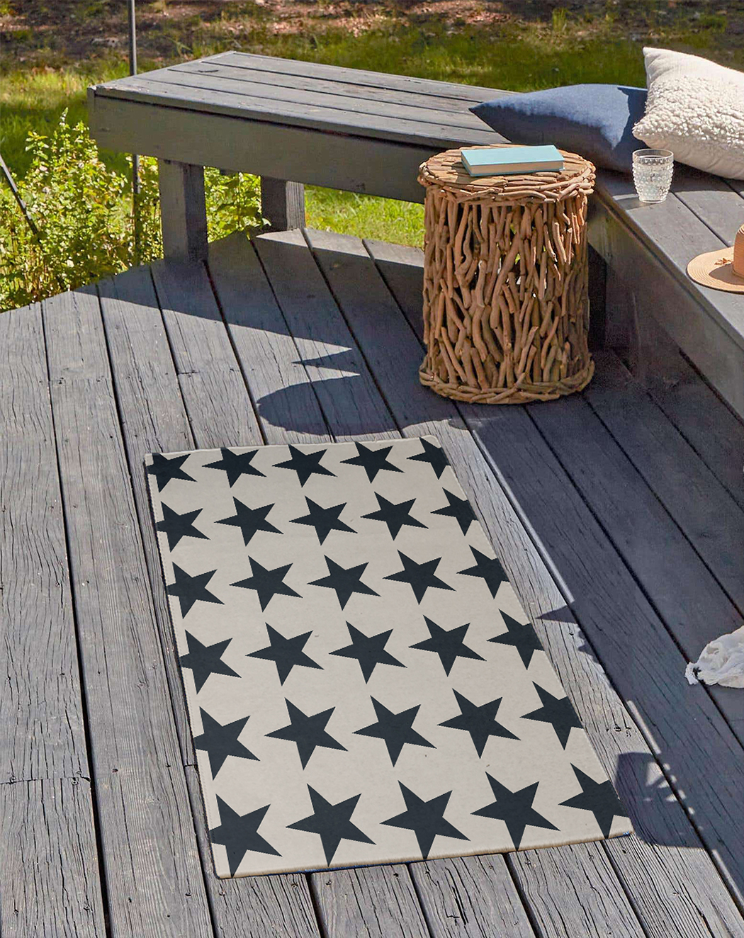 24" 36" Simply Daisy Stars Americana Chenille Area Rug, Blue