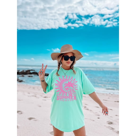 Summer Day Shirt, Beach T-Shirt, Ocean Lover Gift, Aesthetic Coastal Tee, Retro Vacation Shirt for Women