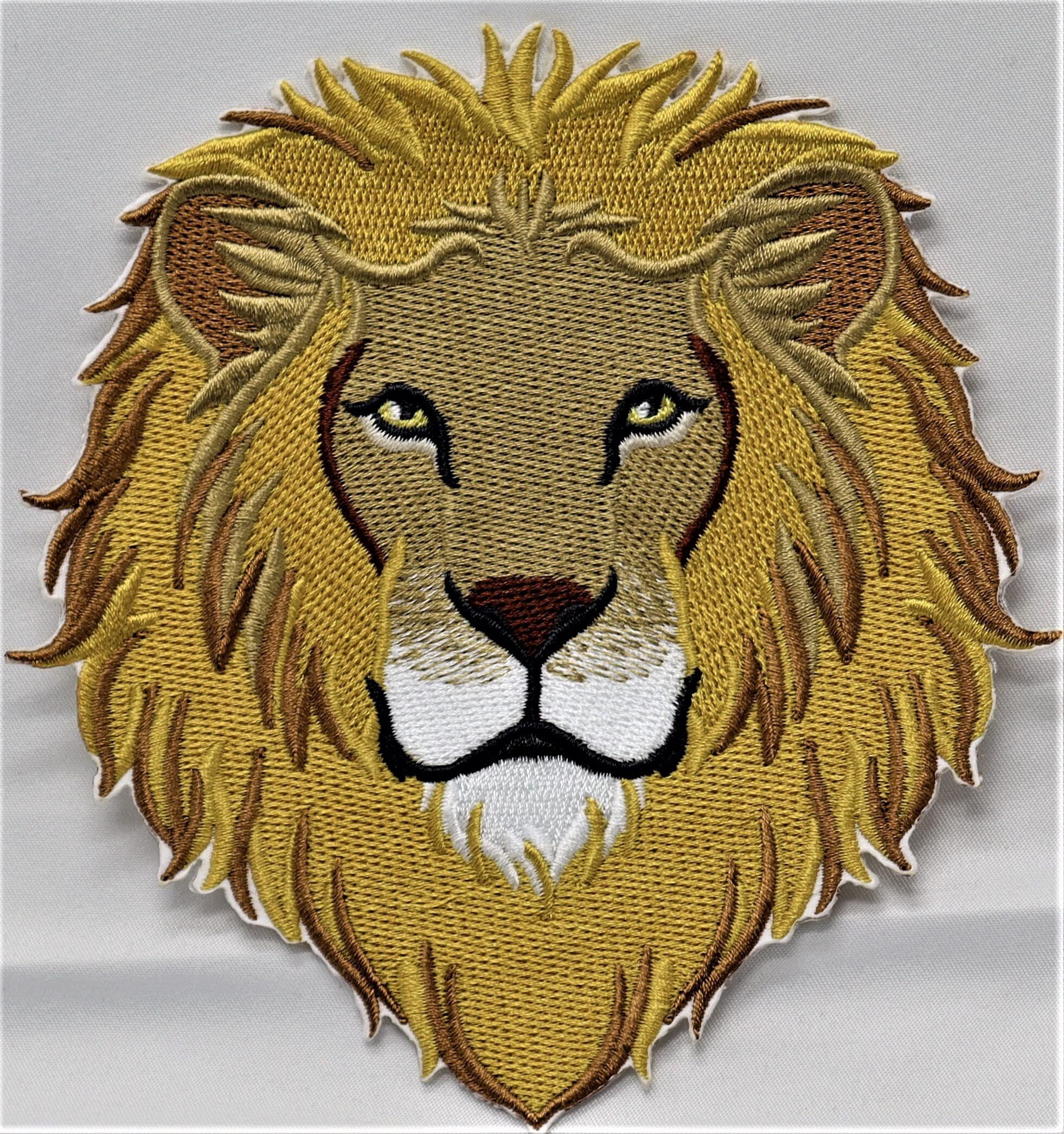 Animal Kingdom [Mighty Lion Face] Embroidered Iron on/Sew patch [5.32" X 5.58"]