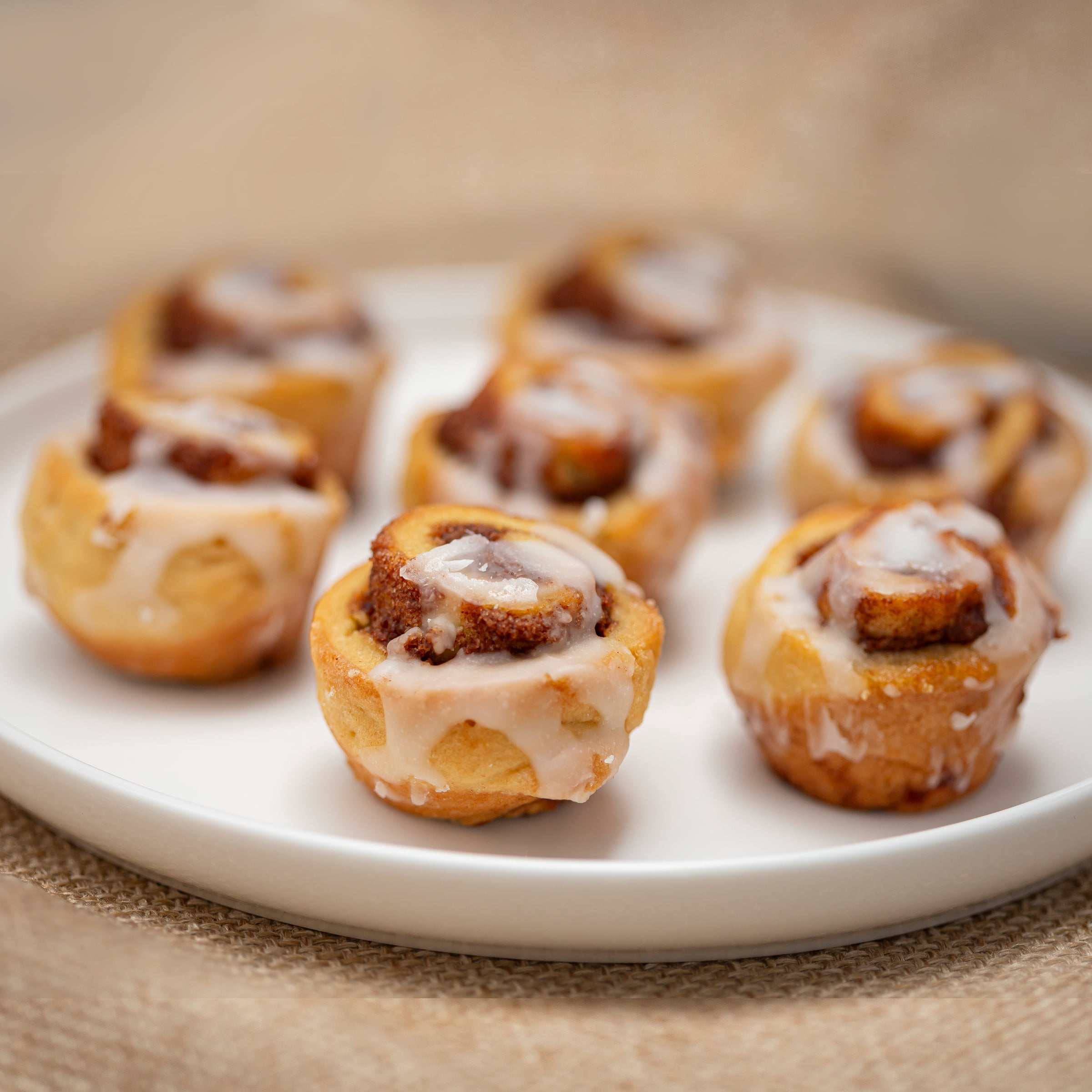 two-bite Mini Drizzled Cinnamon Rolls, 14.6 oz, 12 Count (Bakery Fresh, Pastry Goods)