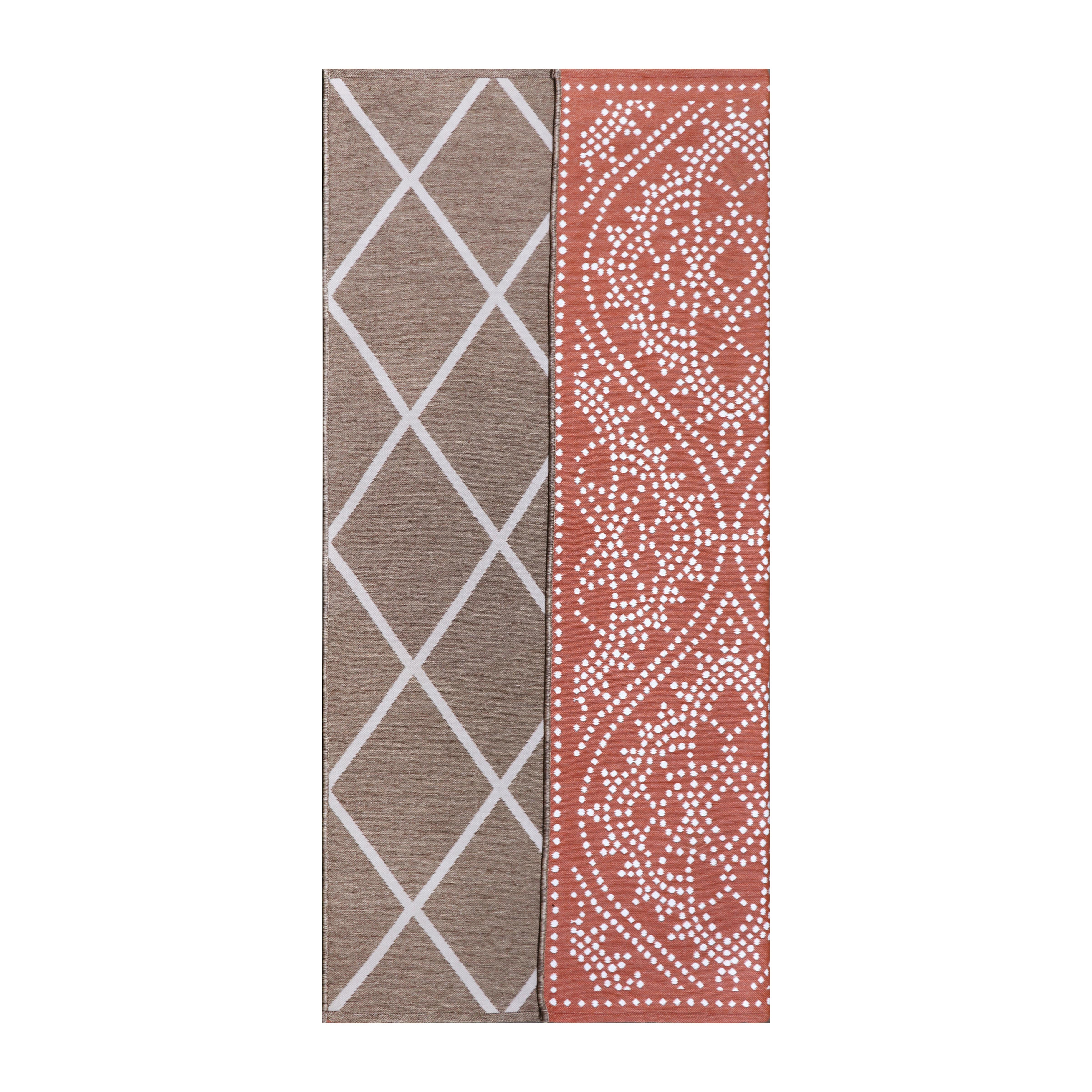 Better Homes & Gardens Linen Rust Medallion Outdoor Tapestry Woven Outdoor Rugs, 5' x 7', Reversible