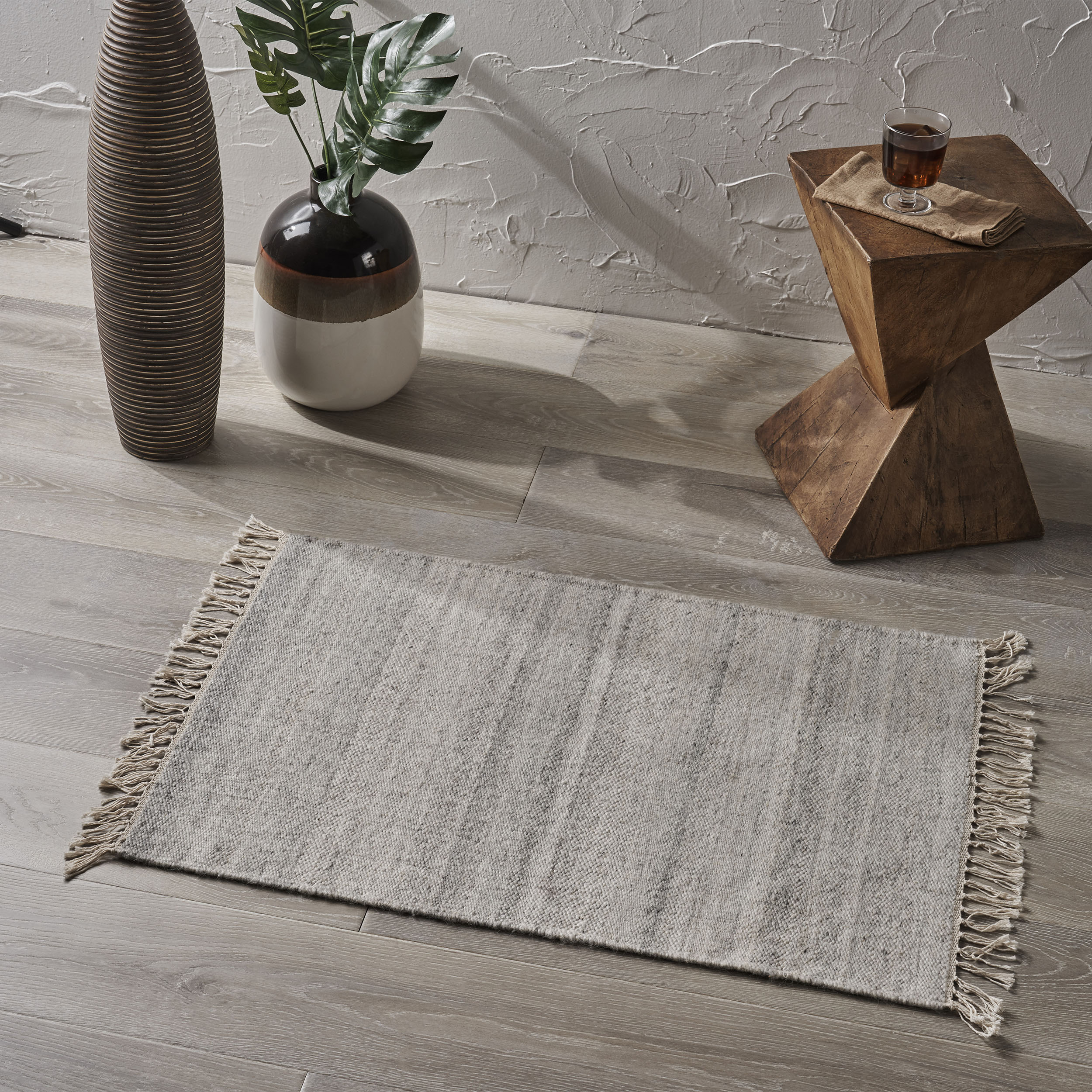 Kay Transitional Wool Scatter Rug with Tassels, Ivory