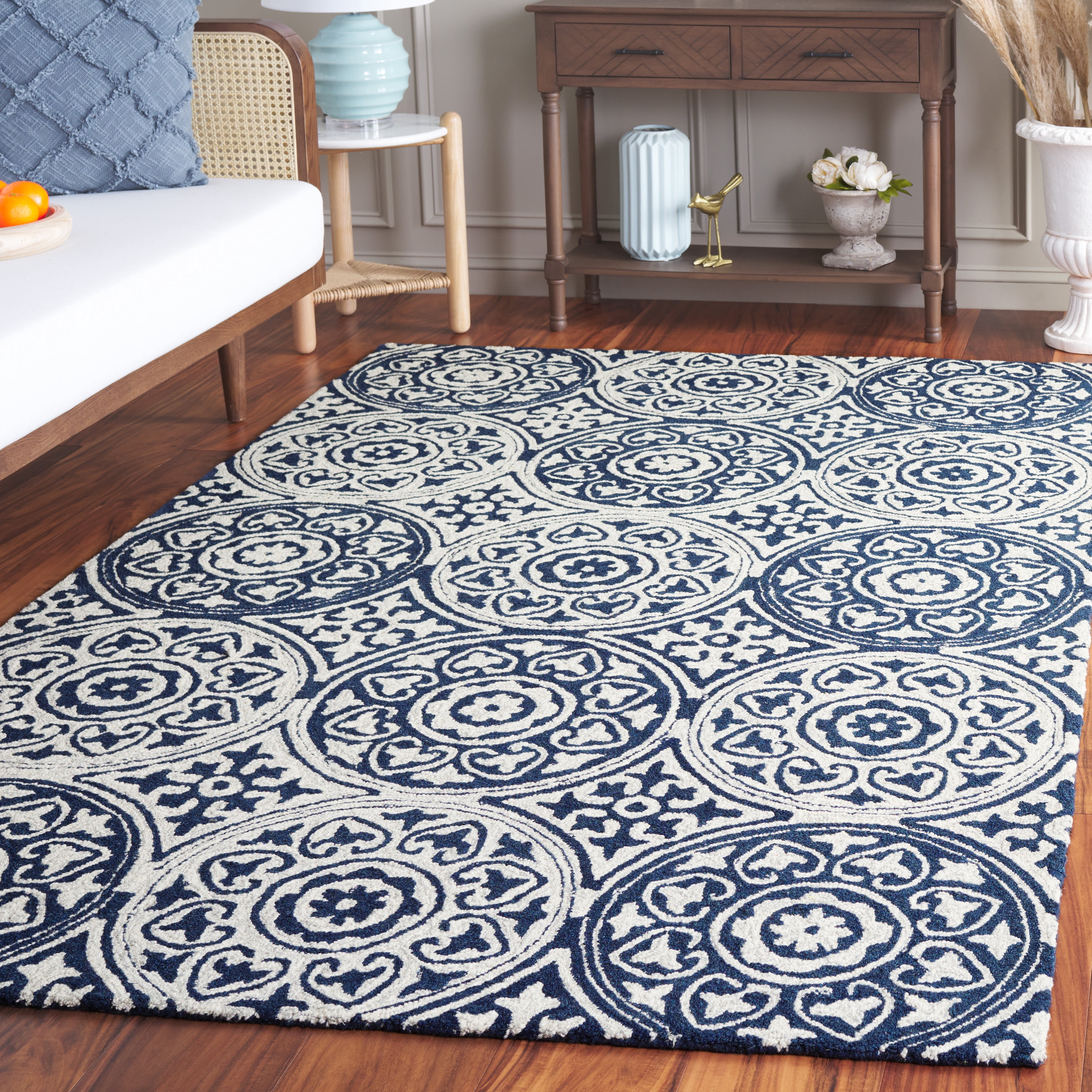 SAFAVIEH Metro Isador Geometric Area Rug, Blue/Ivory, 4' x 6'