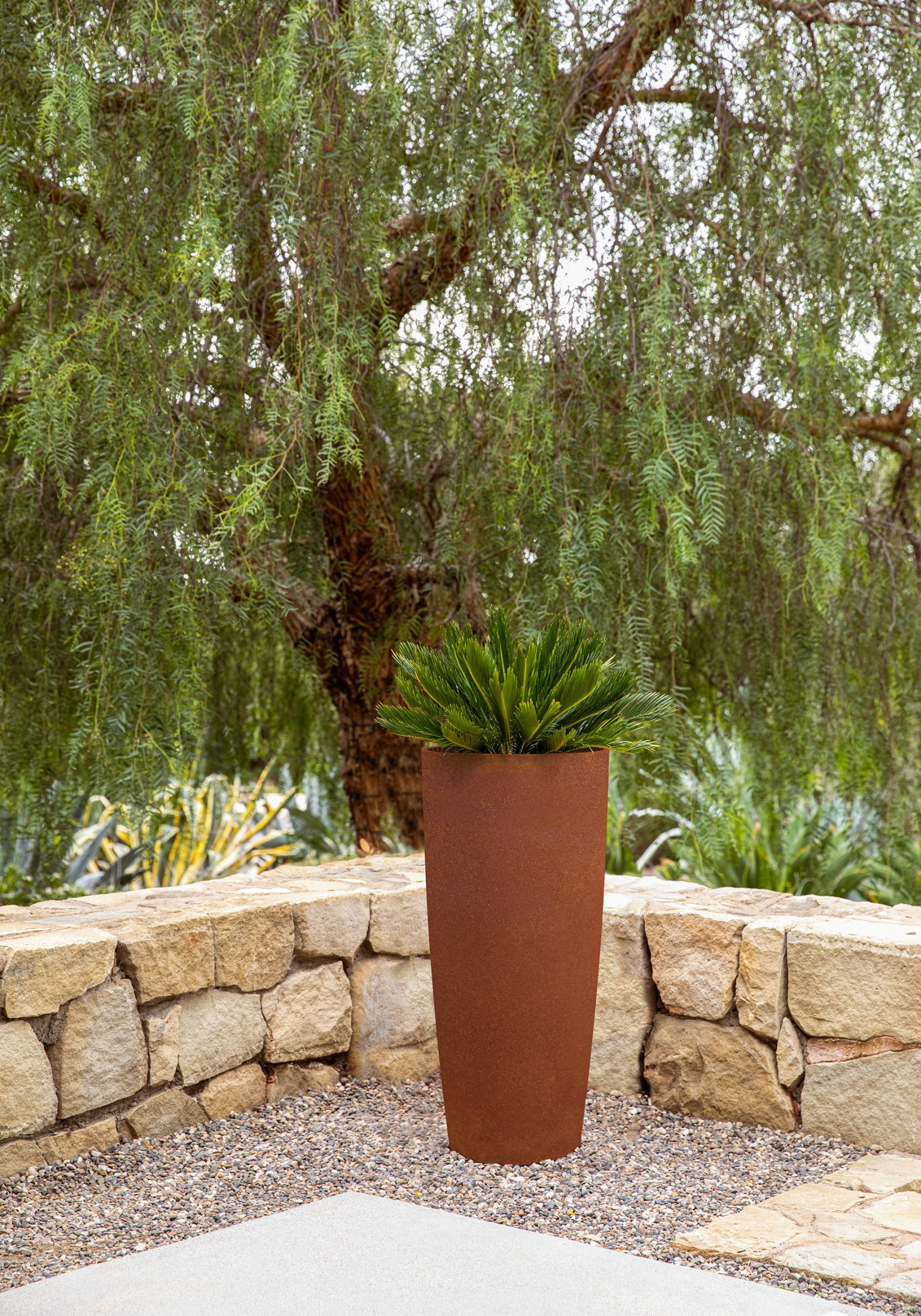 Veradek Patina Series Selena 28" Plastic-Steel Planter
