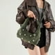 thumbnail image 2 of Bolso Con Tachuelas Mujeres Falsas Gamuza Correa Ajustable Cierre Vagabundo, 2 of 9