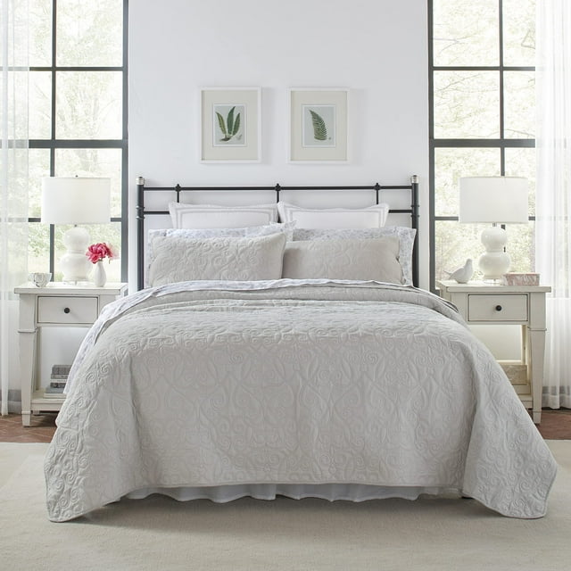 Laura Ashley Felicity Collection Quilt Set-100% Cotton, Reversible, All Season Bedding with Matching Sham(s), Pre-Washed for Added Softness, Queen, Soft Grey