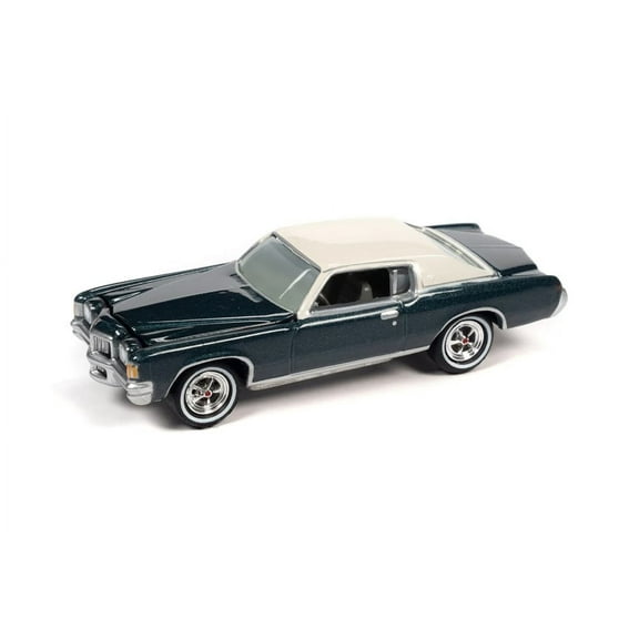1971 Pontiac Grand Prix, Blue - Johnny Lightning JLSP283/24B - 1/64 Scale Diecast Model Car