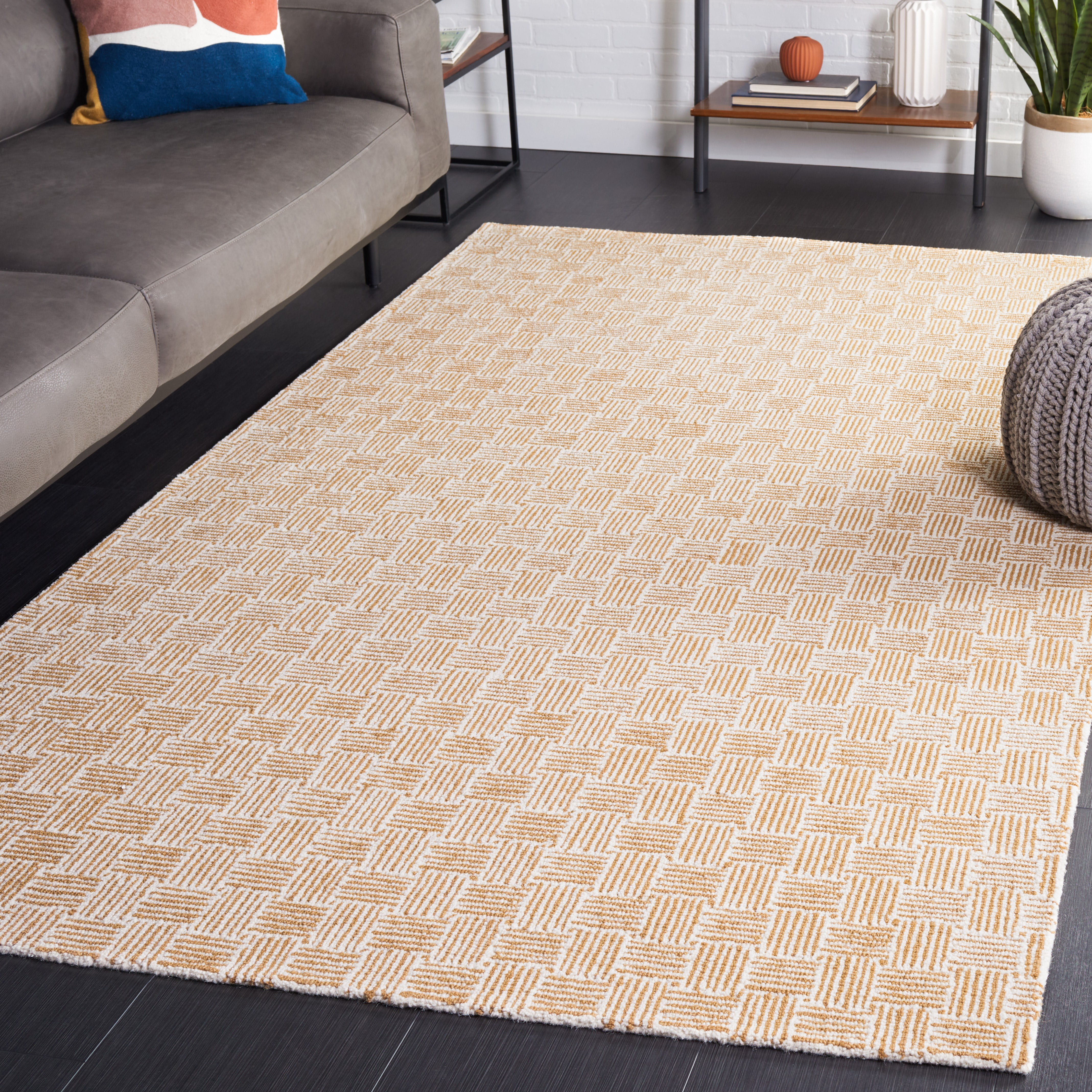 SAFAVIEH Micro-Loop Charlotte Solid Area Rug, Light Gold/Ivory, 6' x 9'