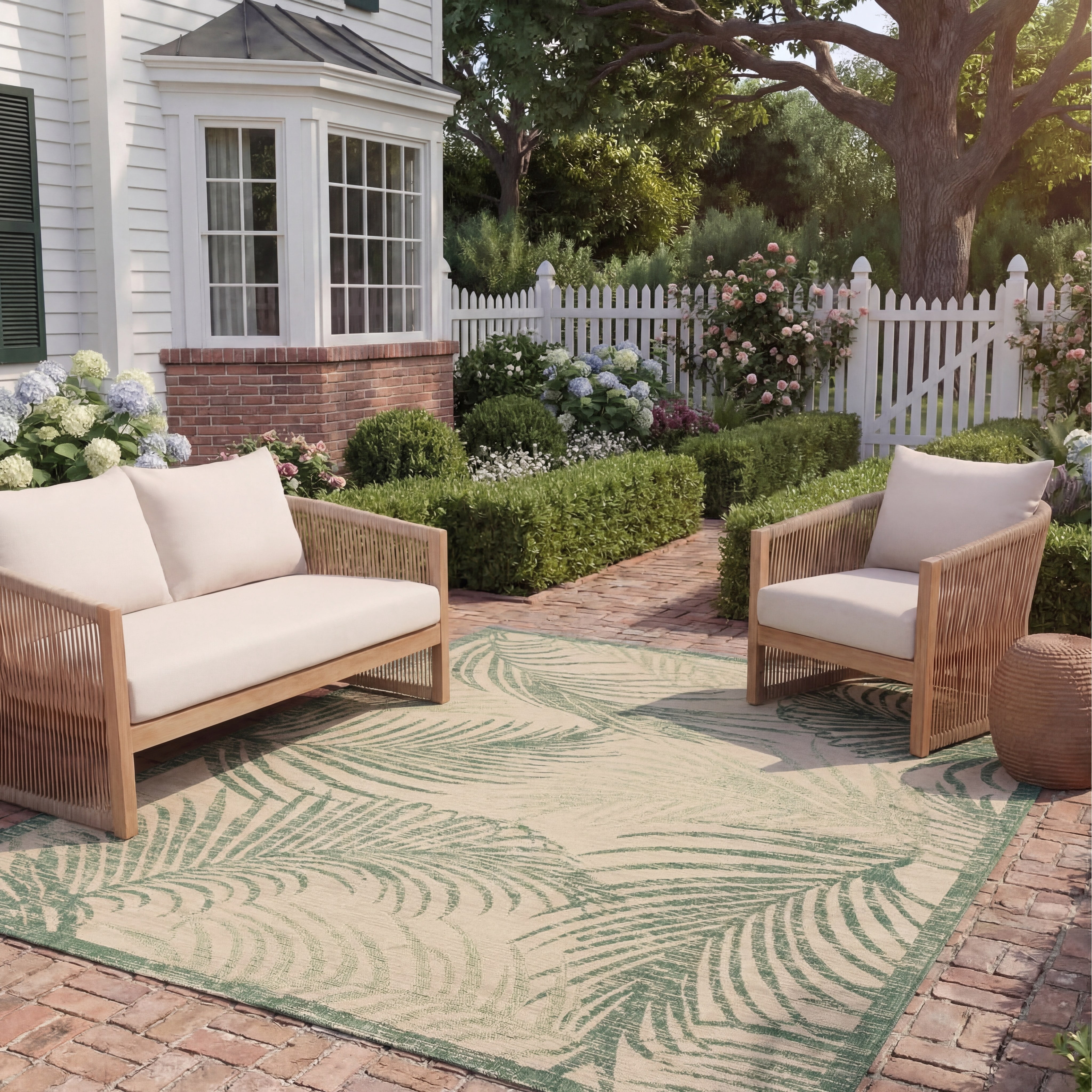 Safavieh Courtyard Padic Botanical Indoor/Outdoor Area Rug, Beige/Green, 5'3" x 7'7"