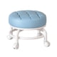 thumbnail image 3 of Taburete giratorio de 360 degree con asiento bajo y rodillo para tareas domésticas, taburete redondo para niños, taburete bajo con polea resistente y ligero Azul Macarena Asiento bajo con ruedas, 3 of 8