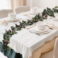 thumbnail image 4 of Guirlande de Noël Artificielle 6 Pieds de Long Faux Baies Rouges Réalistes Verdure avec Baies Rouges pour Décoration de Noël Intérieur Extérieur Guirlandes d'Arbre de Noël pour Escalier Cheminée Manteau Décoration de Vacances, 4 of 7