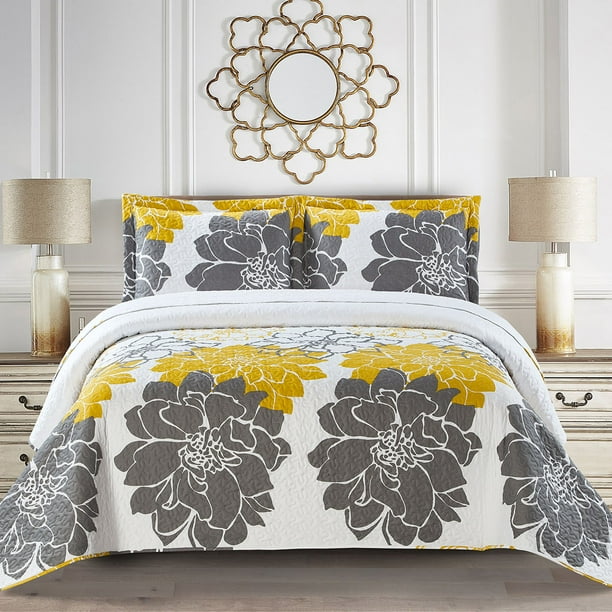 Helena Gold Luxury Print Lightweight Reversible Oversize Quilt