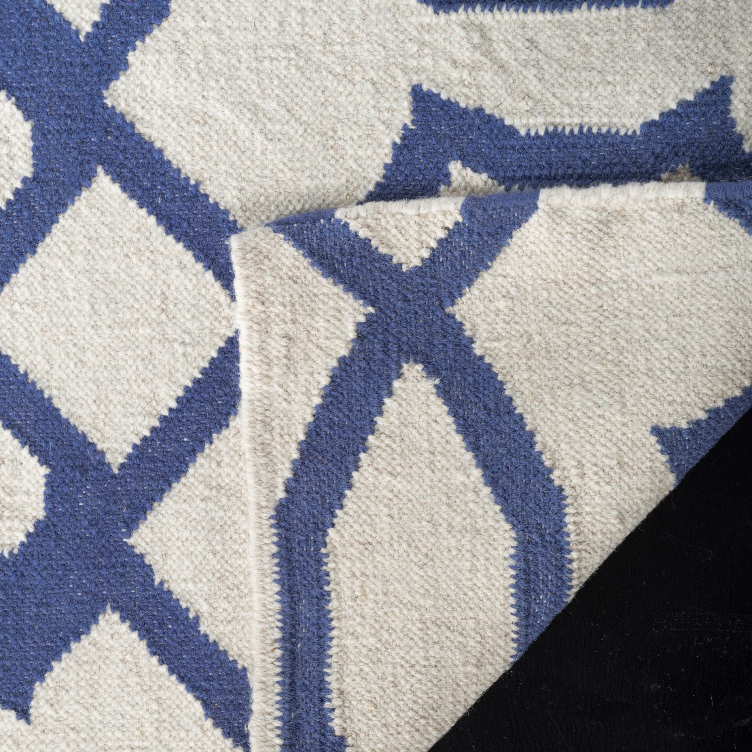 SAFAVIEH Dhurries Selena Geometric Wool Area Rug, Ivory/Purple, 3' x 5'