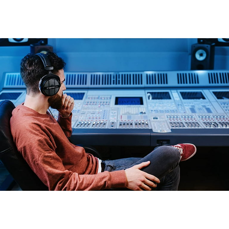 Free Shipping! Beyerdynamic DT 990 Pro 250 Ohm Studio Free Shipping! Beyerdynamic DT 990 Pro 250 Ohm Studio
